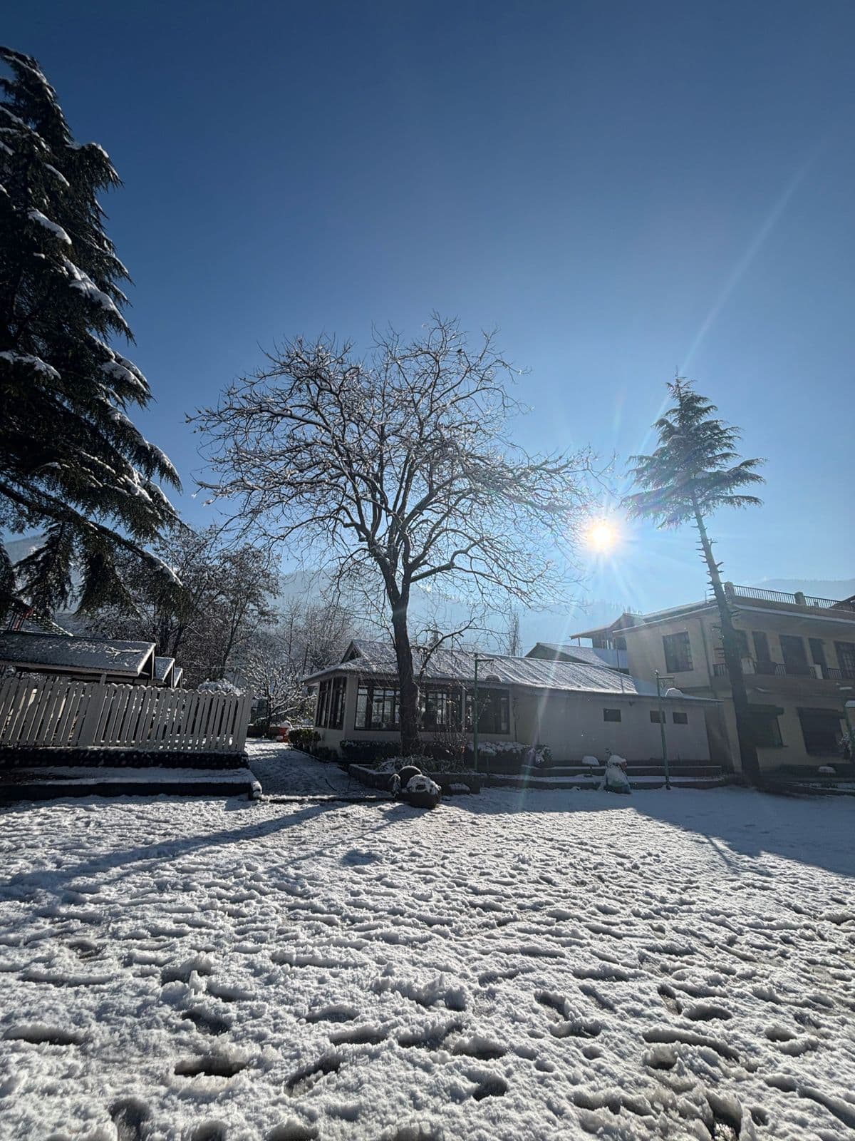 Ballu's Resort property — exterior view